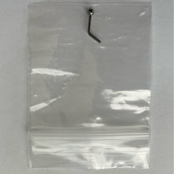 Implant Grade Titanium Ball Top L-Shaped Nose Ring, nose stud 18G (1mm) - Picture 3 of 3